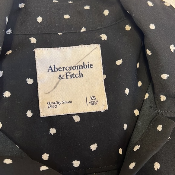 Abercrombie button up polka dot blouse - Picture 3 of 3